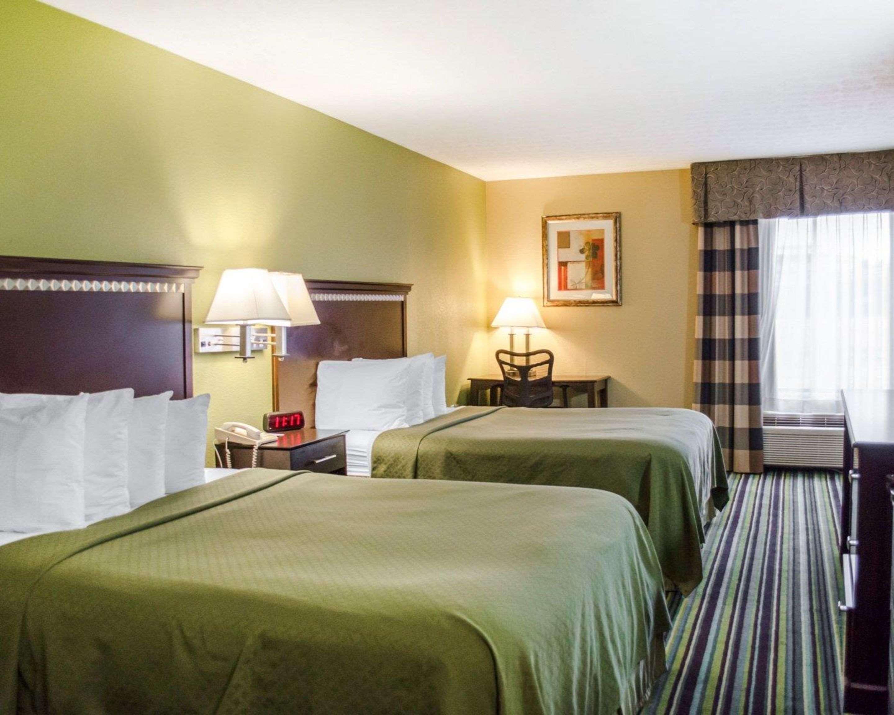 Quality Inn & Suites Medina - Akron West Exteriér fotografie