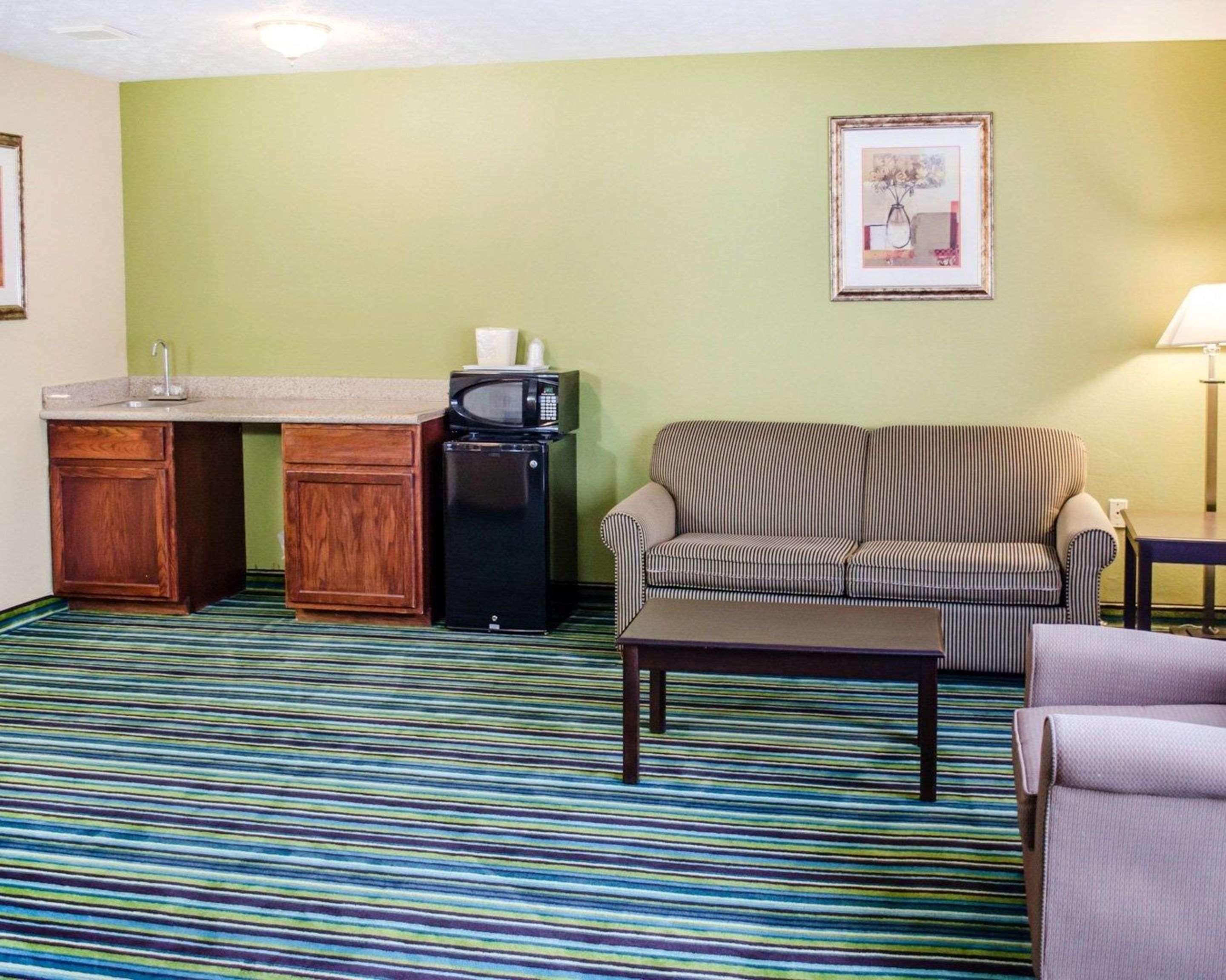 Quality Inn & Suites Medina - Akron West Exteriér fotografie