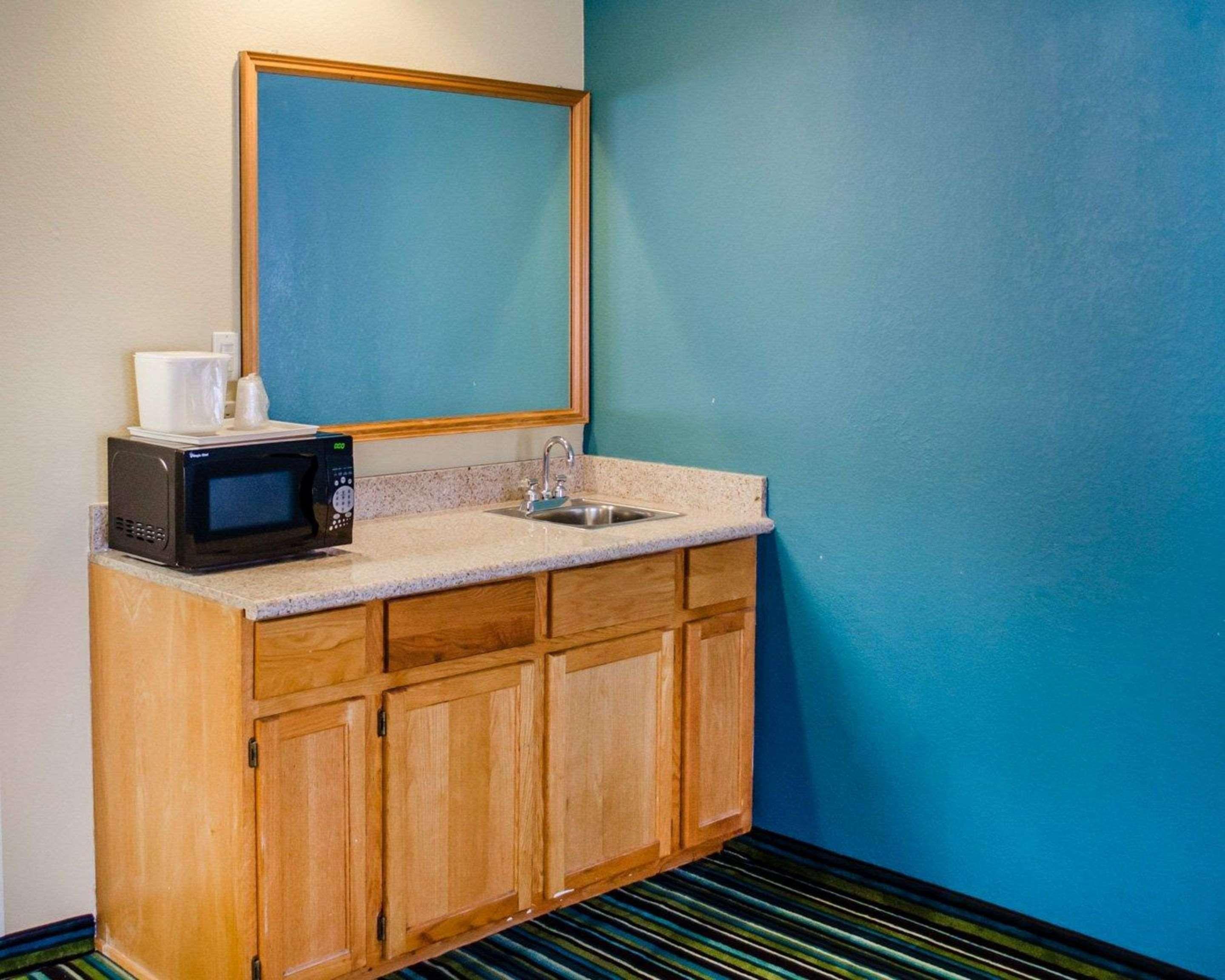 Quality Inn & Suites Medina - Akron West Exteriér fotografie